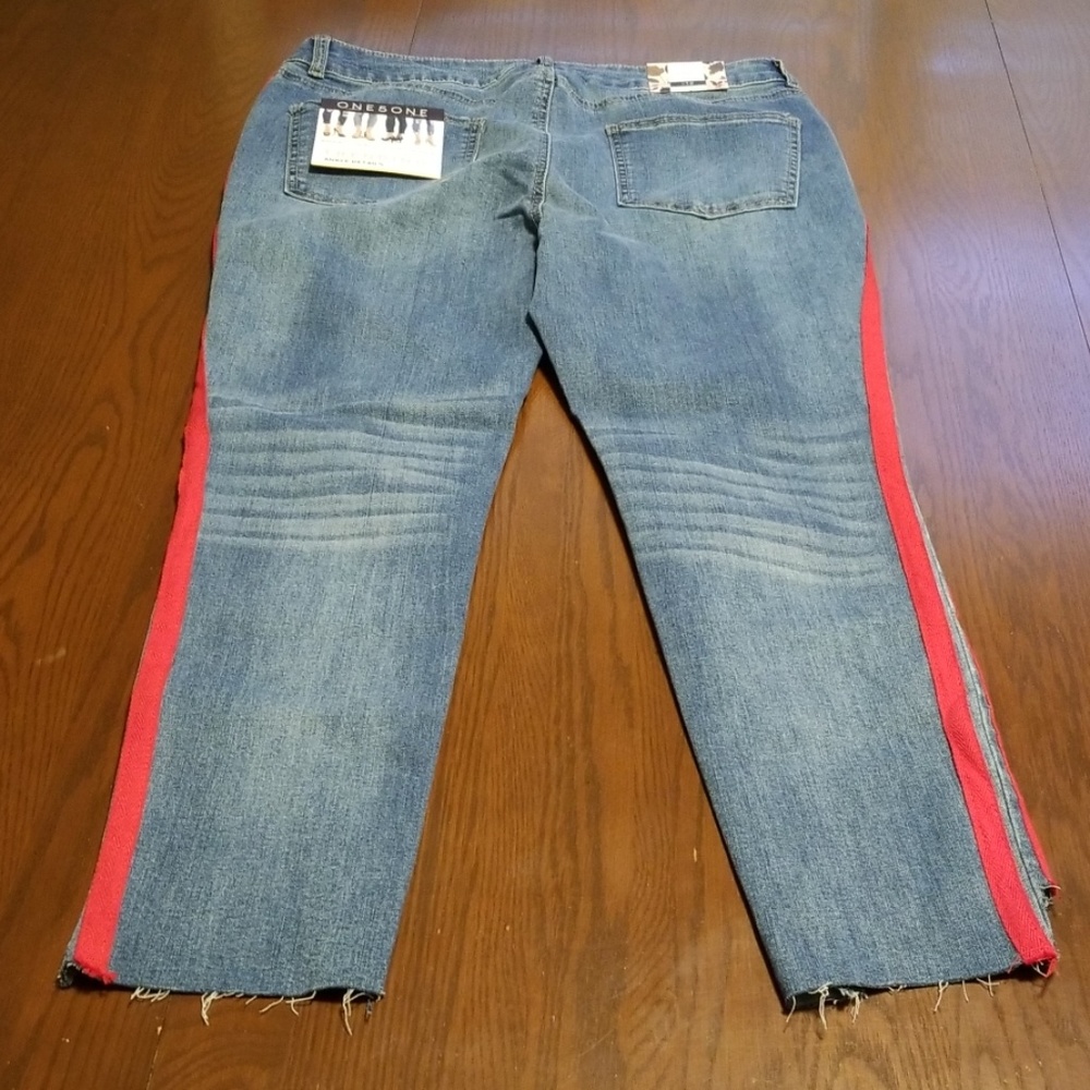 One 5 one red stripe denim cut off Jean G312:5:519 - Picture 6 of 8